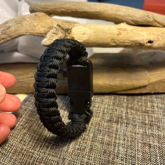 5292-HTT Paracord Bracelet Waterproof Outdoor Adjustable Survival-Black Color - Picture 13 of 14